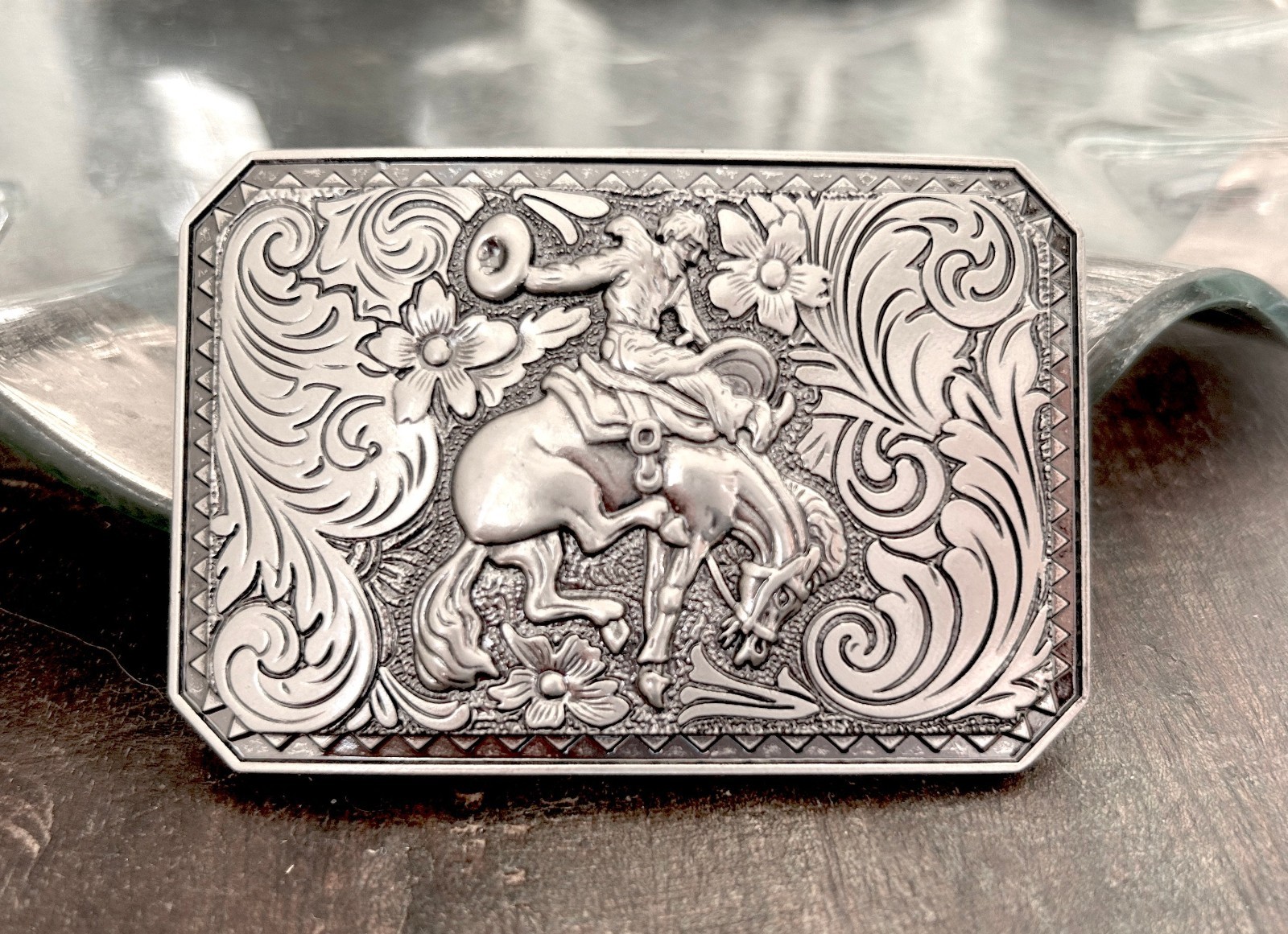Cowboy Rodeo Vintage Bucking Bronco Belt Buckle Western Style Accessory