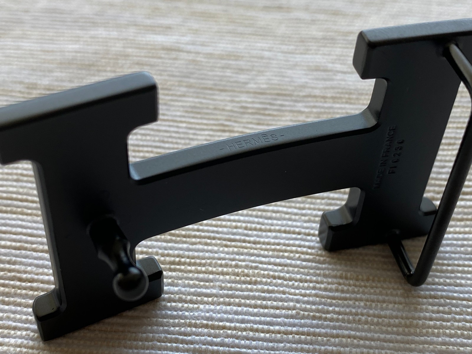 H 32mm Black Matt Belt buckle with pouch