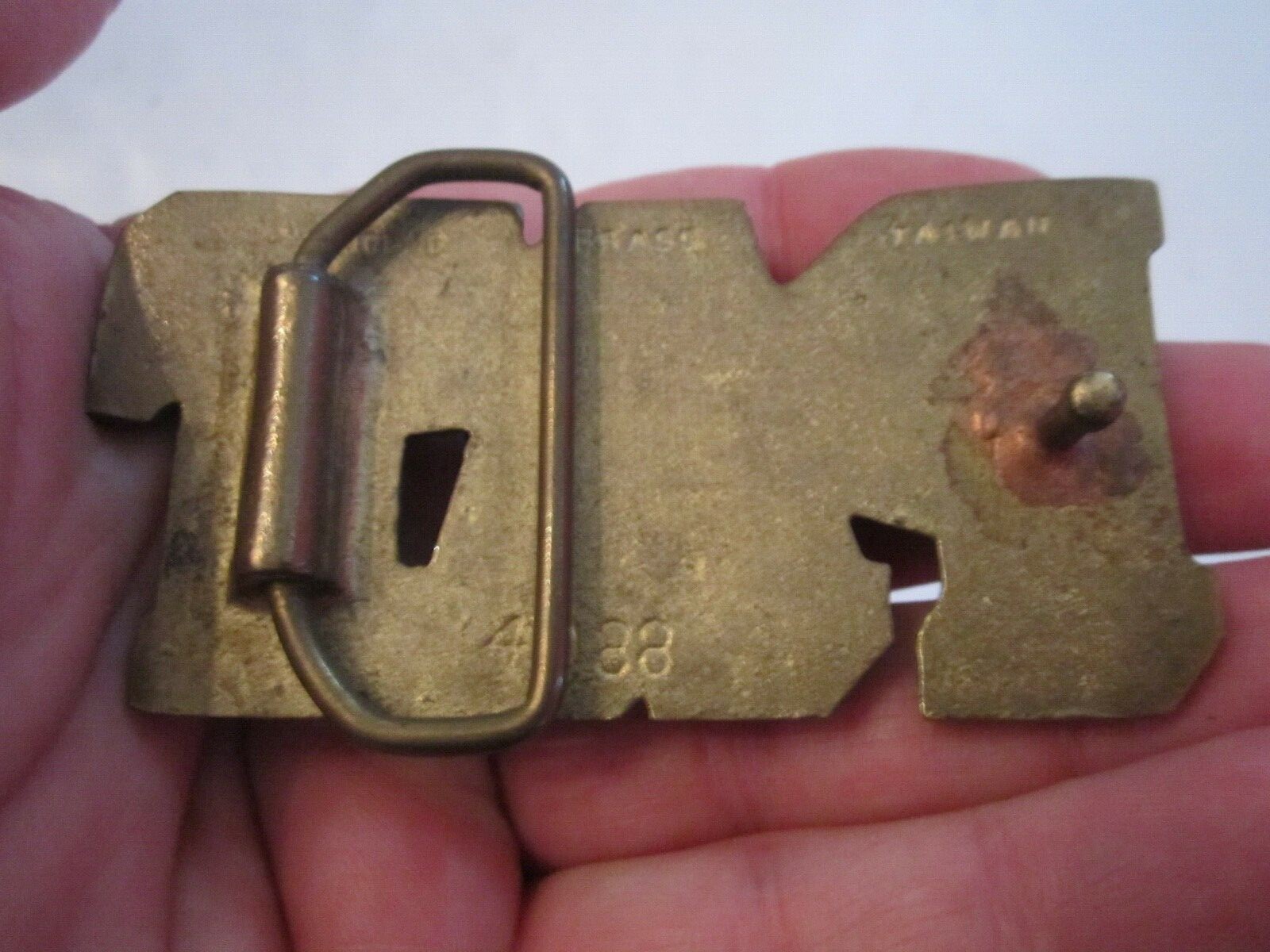 PERSON&rsquo;S NAME « PAT » BELT BUCKLE – SOLID BRASS – GW-5
