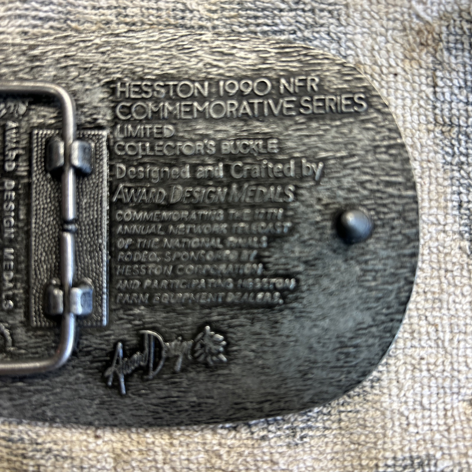 National Finals Rodeo NFR 1990 Hesston Belt Buckle Western Cowboy 2&Prime;x2.5&Prime; NEW
