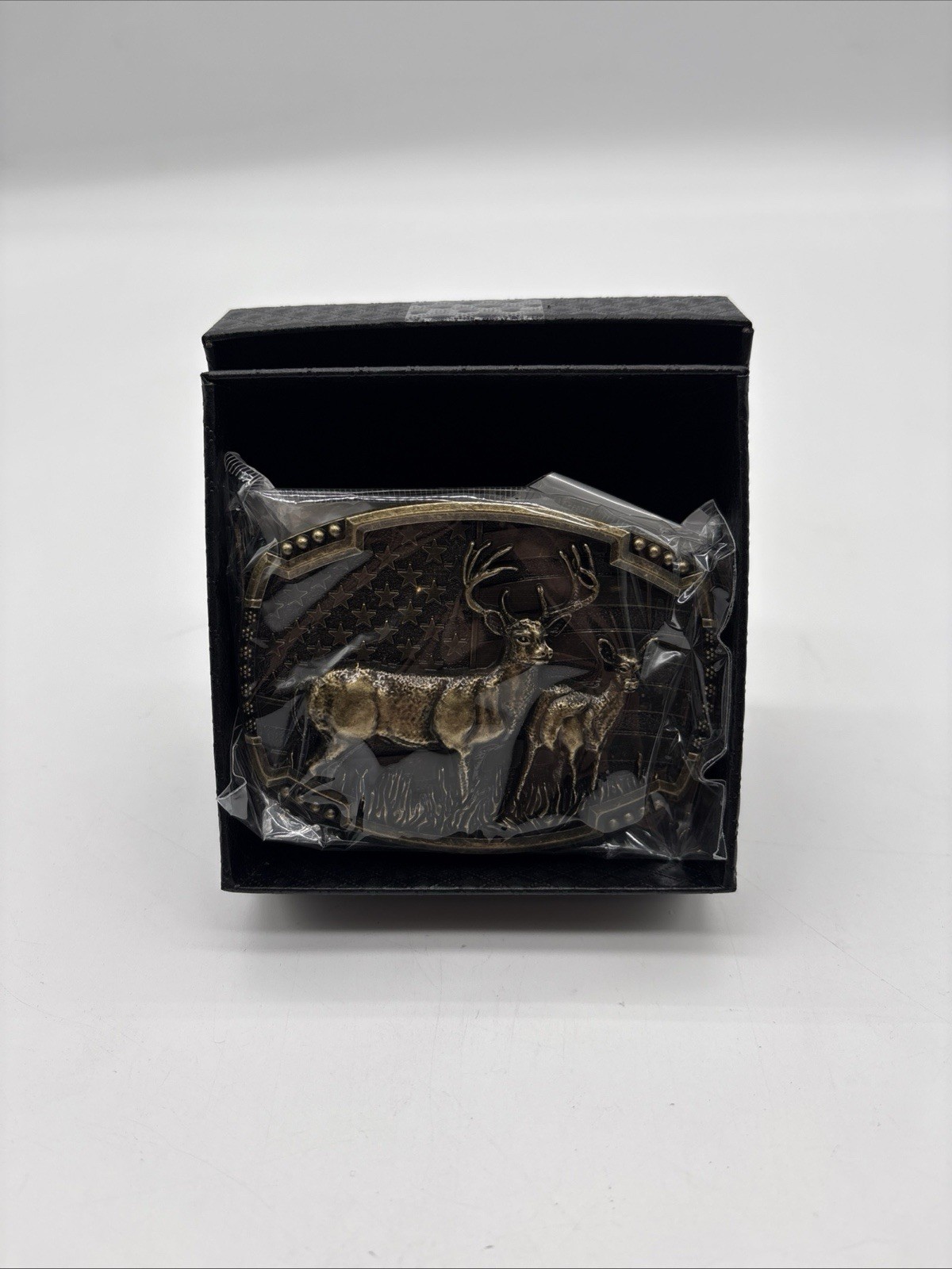 Belt Buckle Bronze Deer Hunter USA Flag Background Western 4&Prime; New