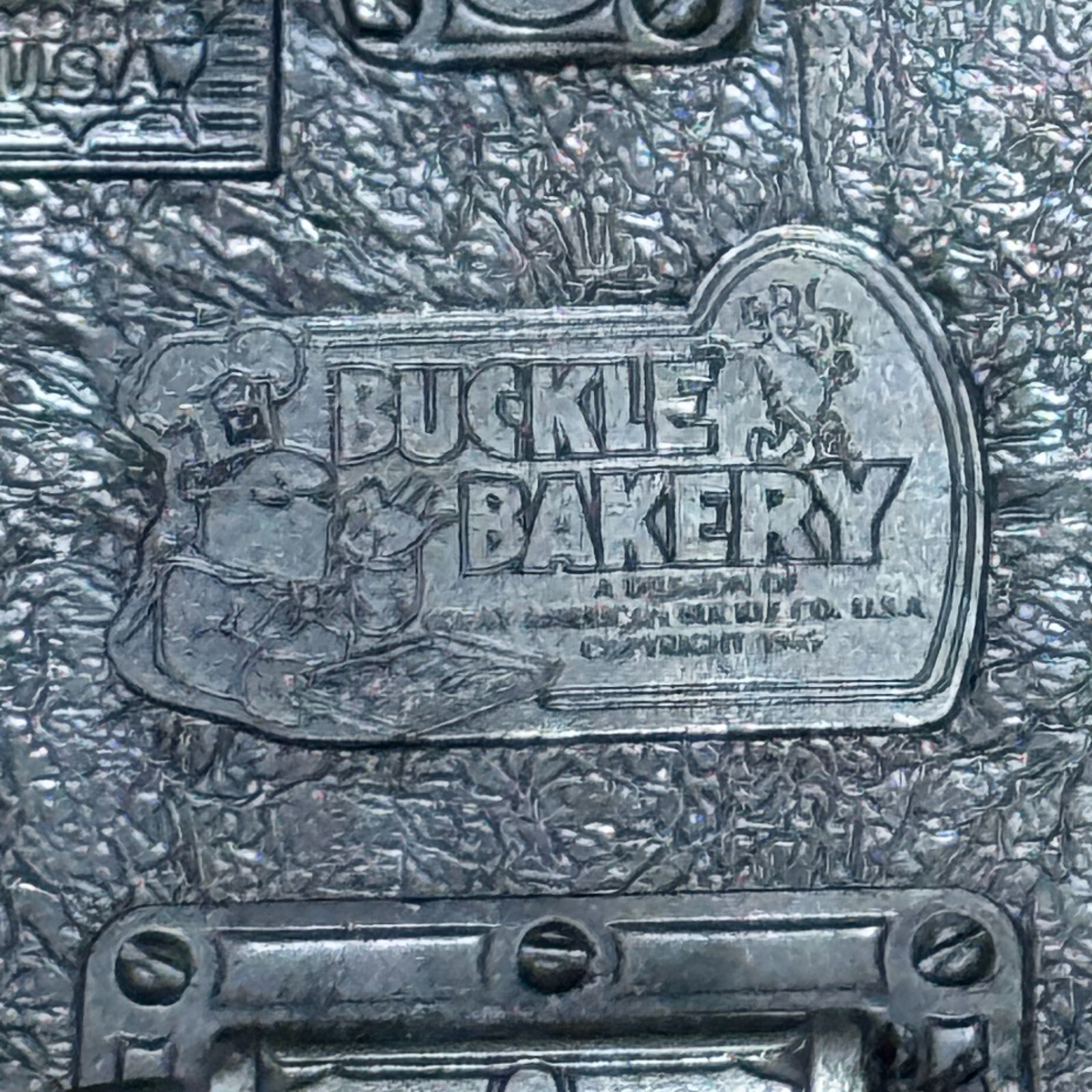Metal Police Belt Buckle Bakery 1988 #1654 Serve & Protect Law Enforcement Badge