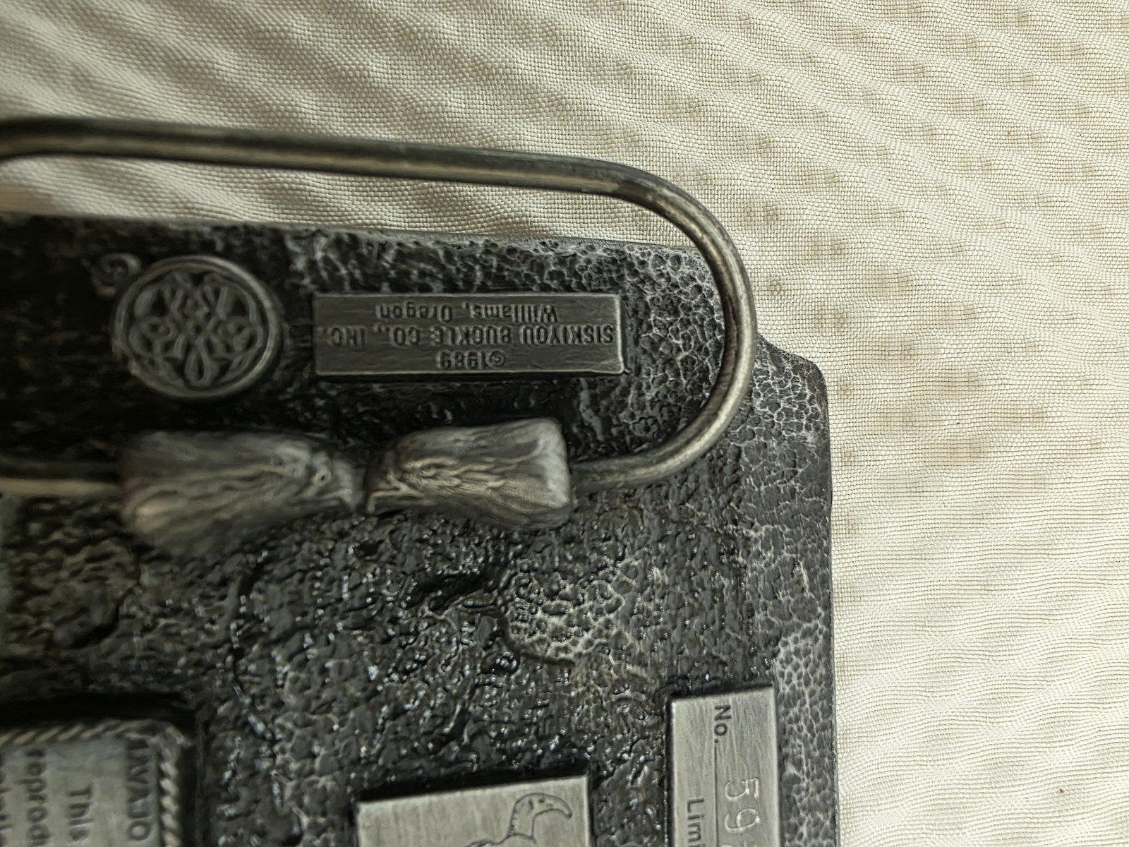 « Navajo Wild Horse Hunter » Belt Buckle # 5922 Charles Russell Silver Siskiyou