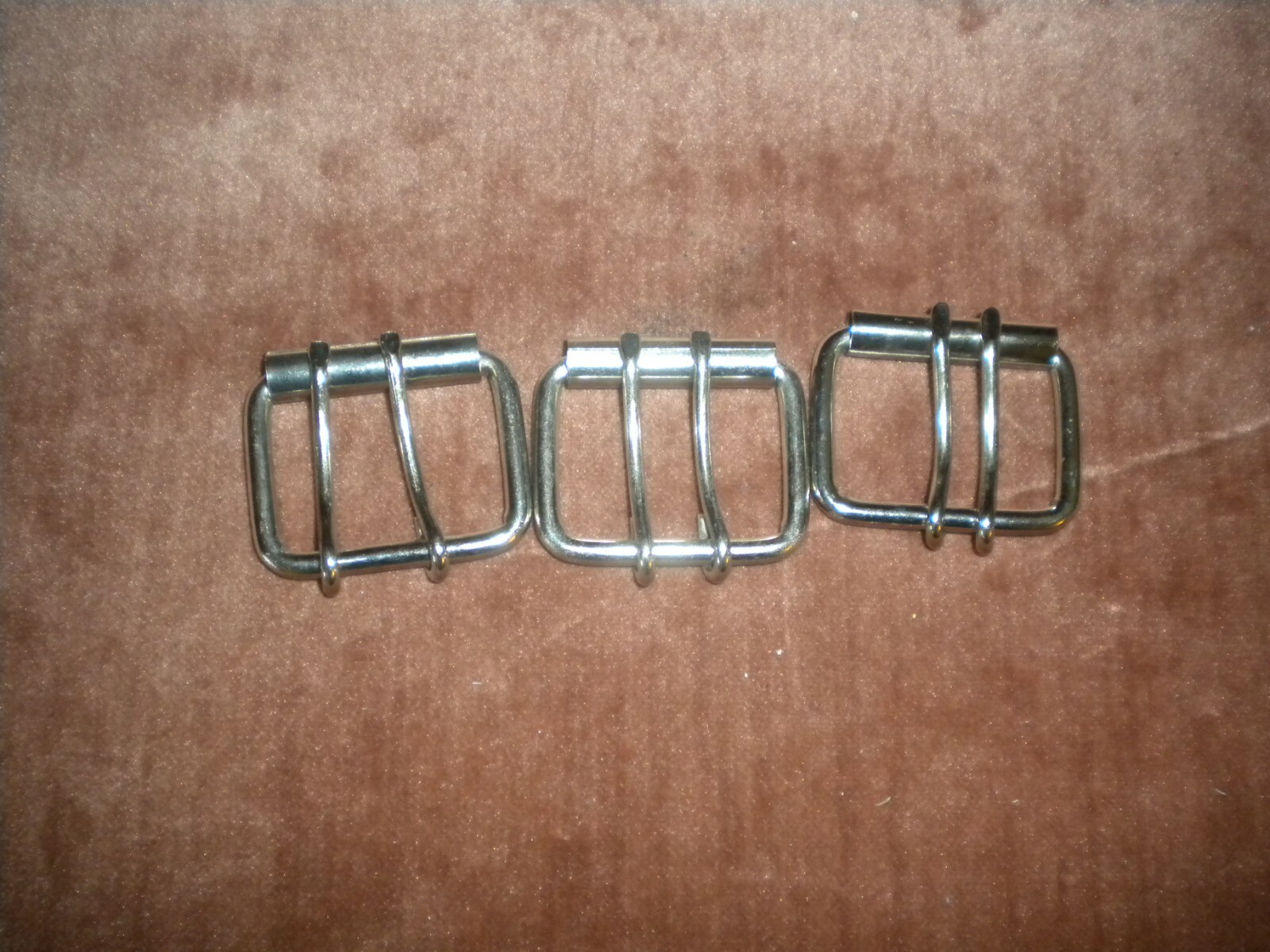 LOTS OF 3 SILVER COLOR REGULAR BUCKLE FOR 1 1/2 IN WIDE BELT FOR 2 HOLES BELT