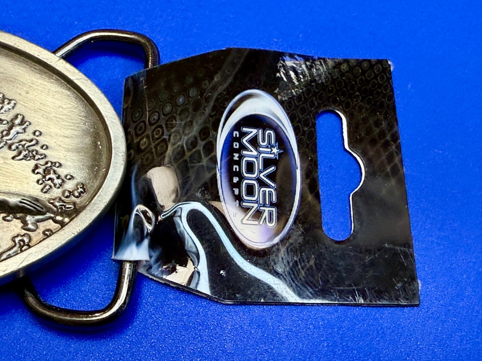 Surfing Surfers Crashing Ocean Wave NOS Silver Moon 2005 Mens Belt Buckle