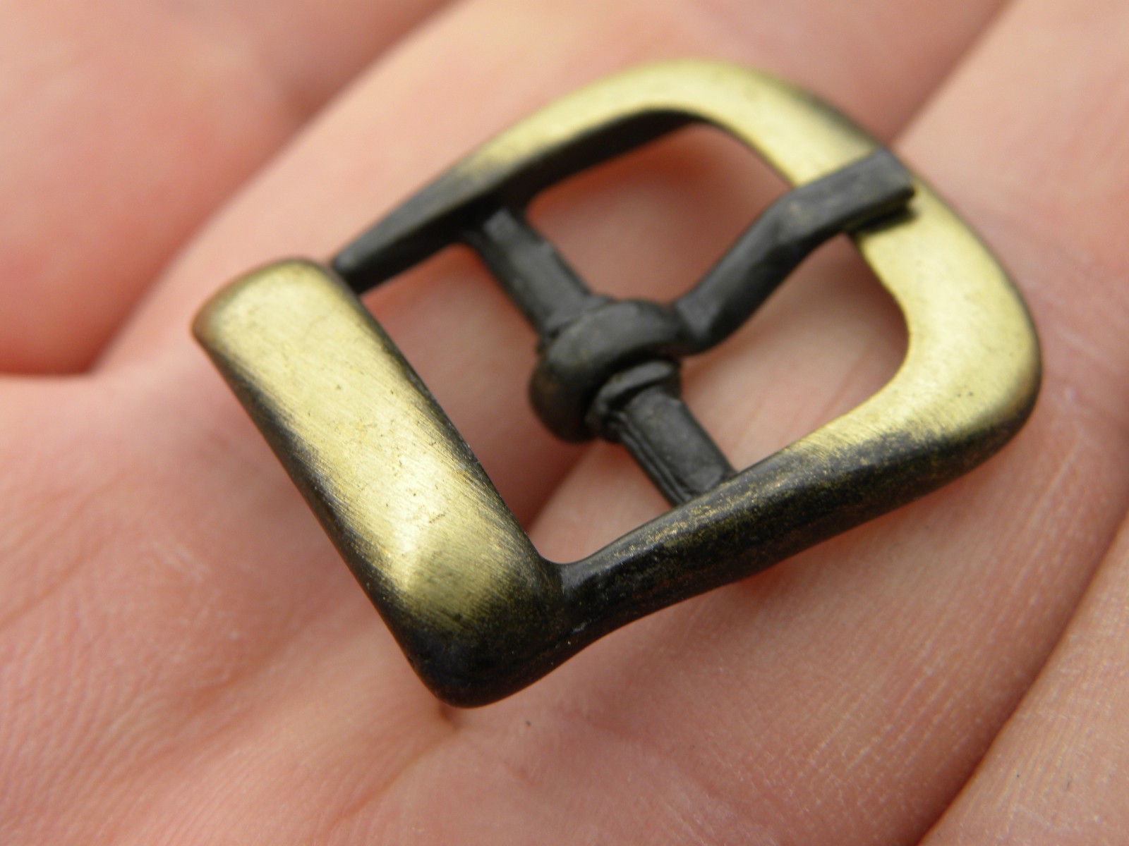 Bridle Center Bar Buckle fr 5/8 inch or 15 mm wide leather antique bronze finish