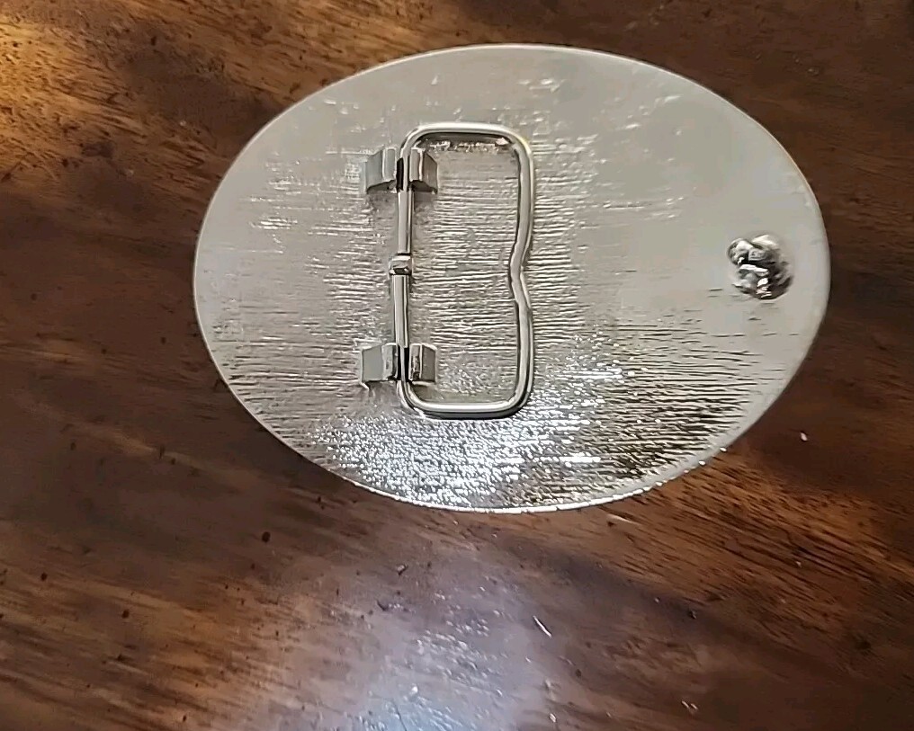Belt buckle with flag and flames on it B113