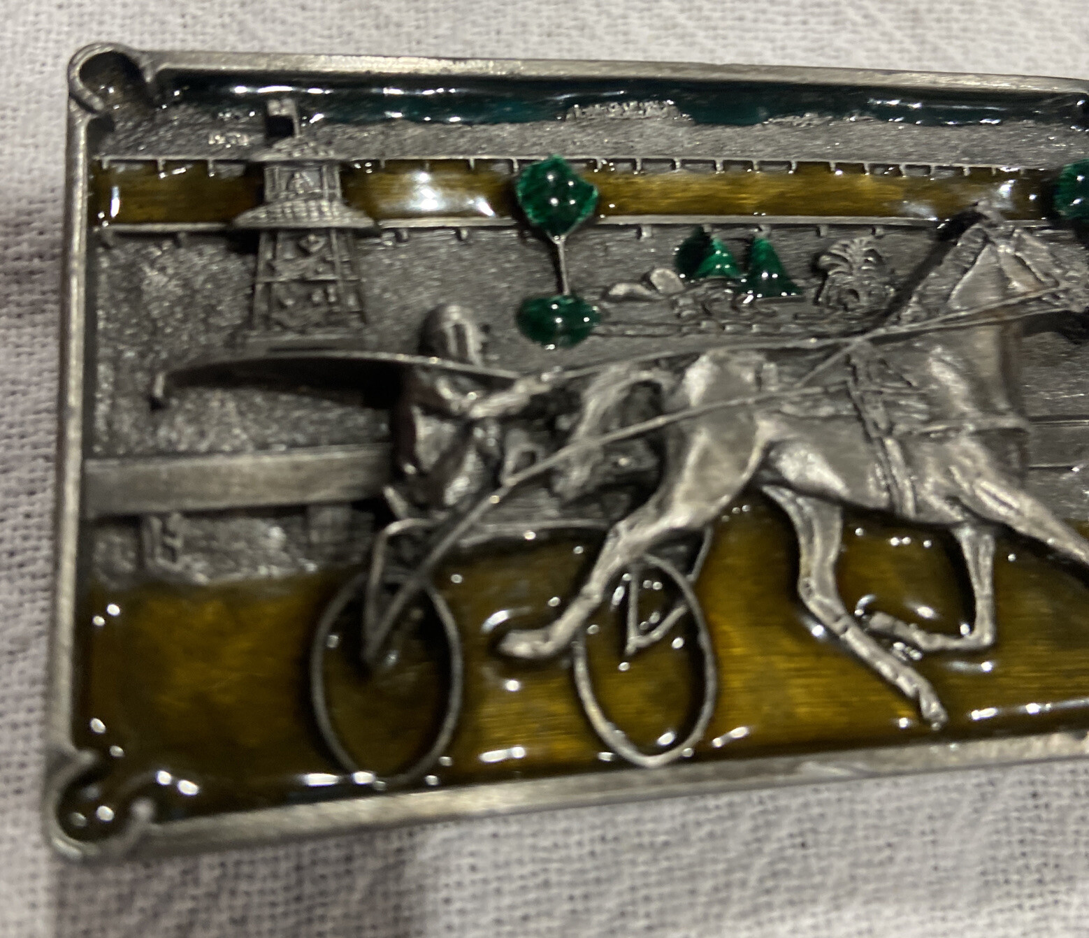 BELT BUCKLE EQUESTRIAN DESIGN 1984 BERGAMOT BRASS WORKS SILVER TONE Enamel