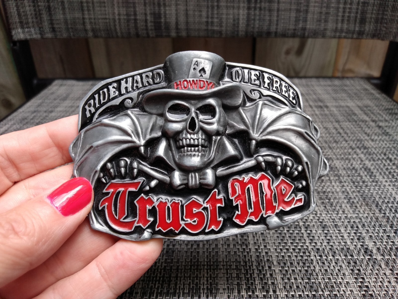 Biker Belt Buckle Rockabilly « Ride Hard Die Free » Skull Bat Wings Ace Howdy