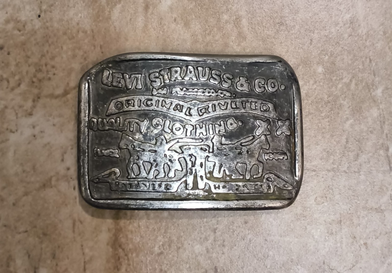 Vintage Men&rsquo;s Levi Strauss & Co Jeans Logo Belt Buckle Silver Metal