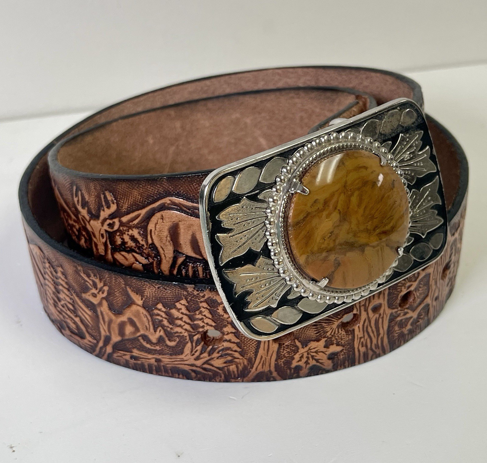 Vtg Tooled Leather Western Belt & Brown Stone BUCKLE 30/34 Small Deer Woods USA