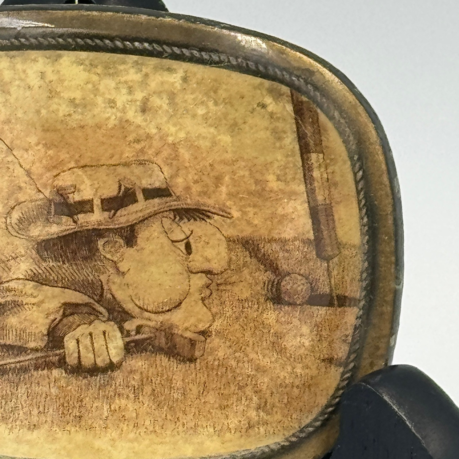 Vintage Golf Humor Scrimshaw Style Belt Buckle Golfer Putting Brass Tone Oval