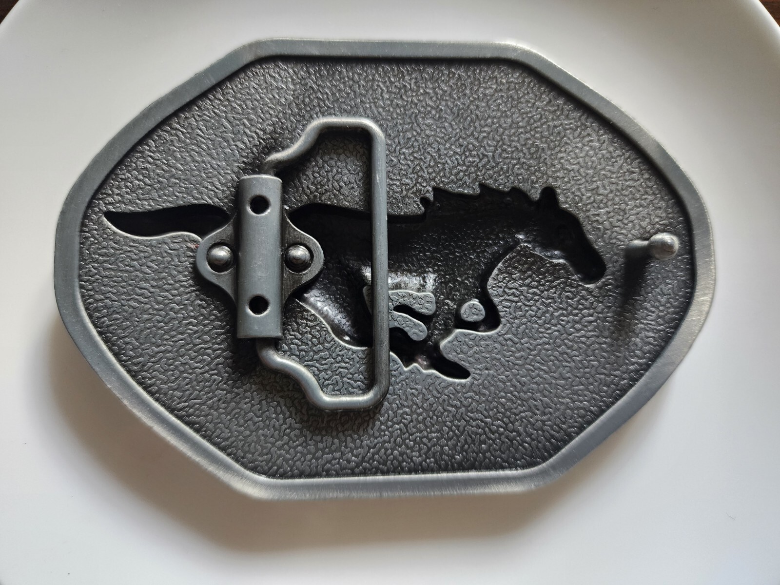 1pcs Mustang Car Belt Buckle Metal Suit 4cm Belt Width 11x8cm