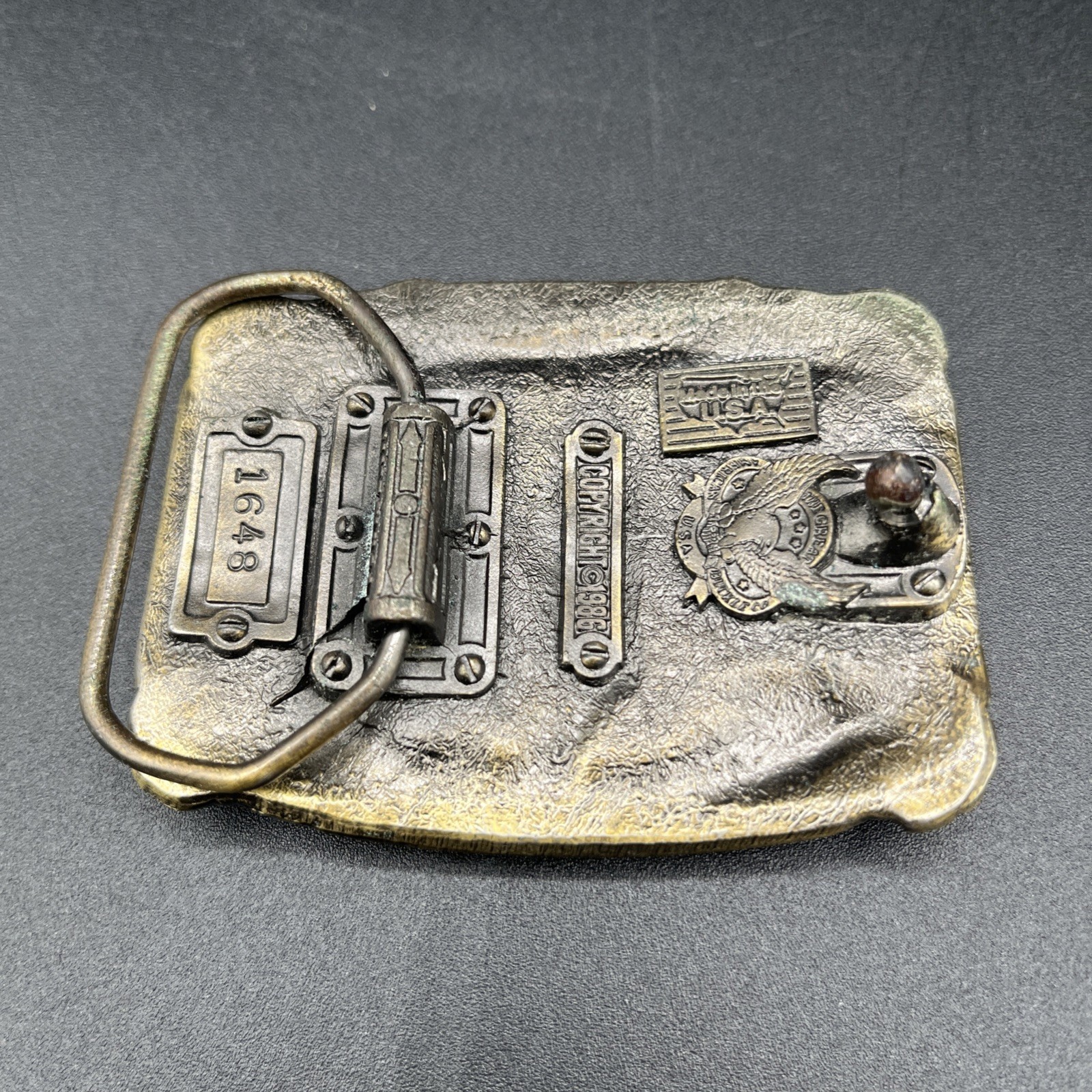 VTG. 1986 USA American Firefighter Belt Buckle « No Sleep Tonight » Brass, Enamel