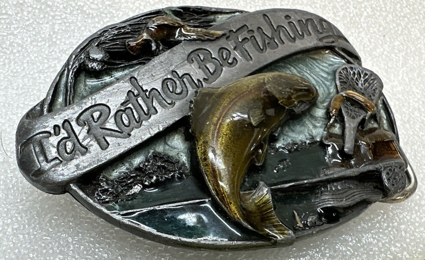 1985 Siskiyou Buckle Co. I&rsquo;d Rather Be Fishing Belt Buckle USA M-30 Enameled