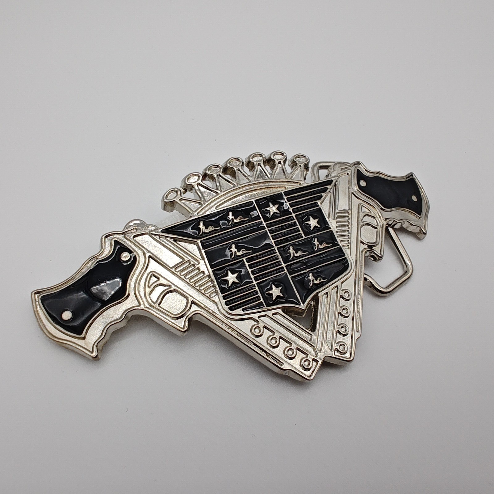 Western Outlaw Style Belt Buckle Crossed Revolvers Silver Tone Black Enamel