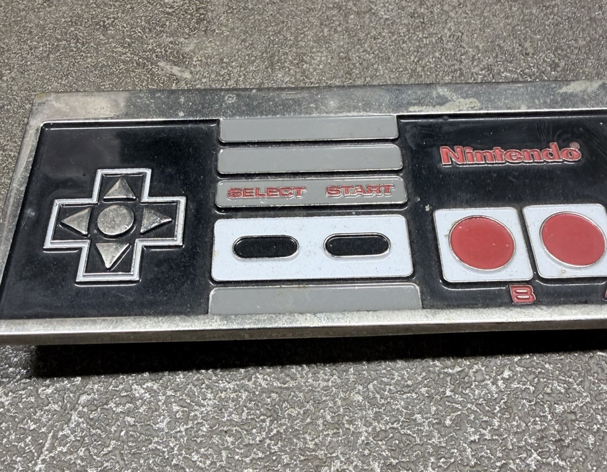 Vintage Nintendo Controller-Belt Buckle 1990’s Super Mario Brothers