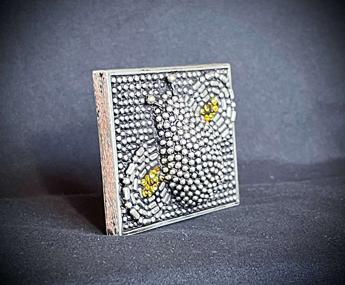 Art Belt Buckle Bee Crystal Beaded Mosaic OOAK 2007-2009 Darren McNeese
