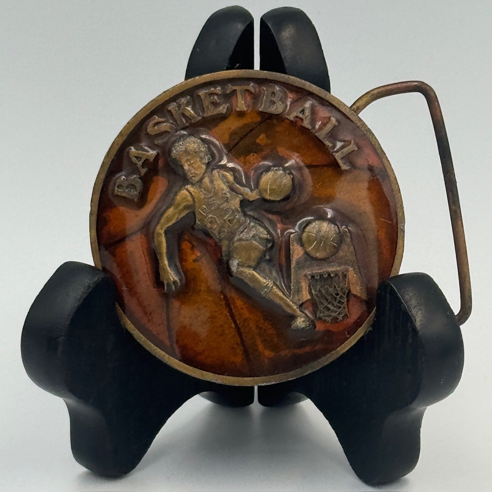 Vintage Basketball Player 3D Relief Round Belt Buckle Bronze Tone Retro Sports