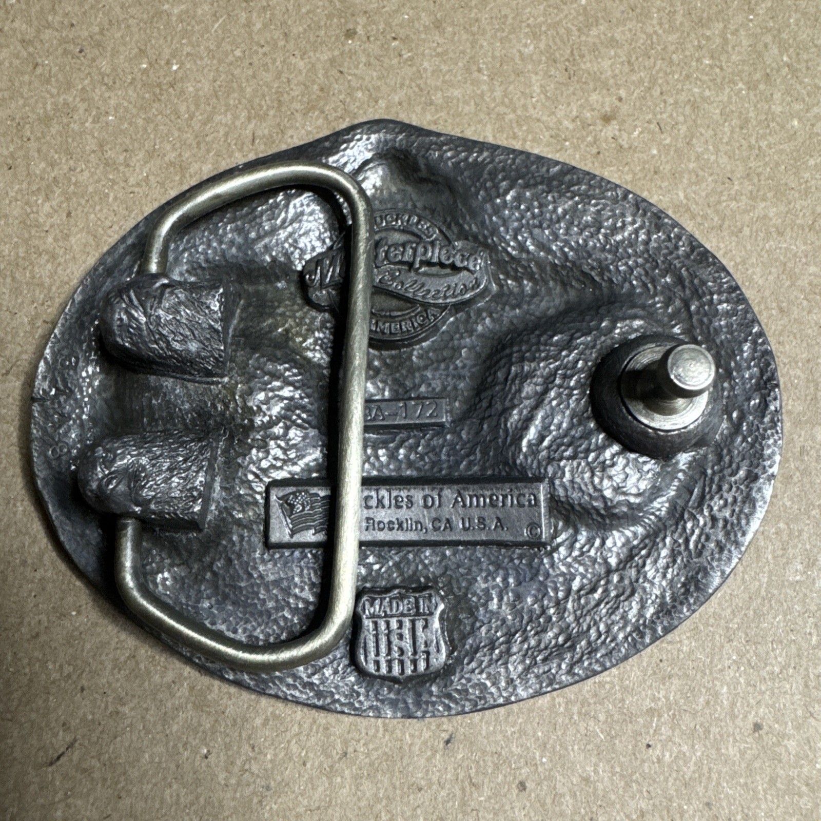 VINTAGE 1979 Belt Buckle The « DUKE » JOHN WAYNE LIVES Western Style Masterpiece