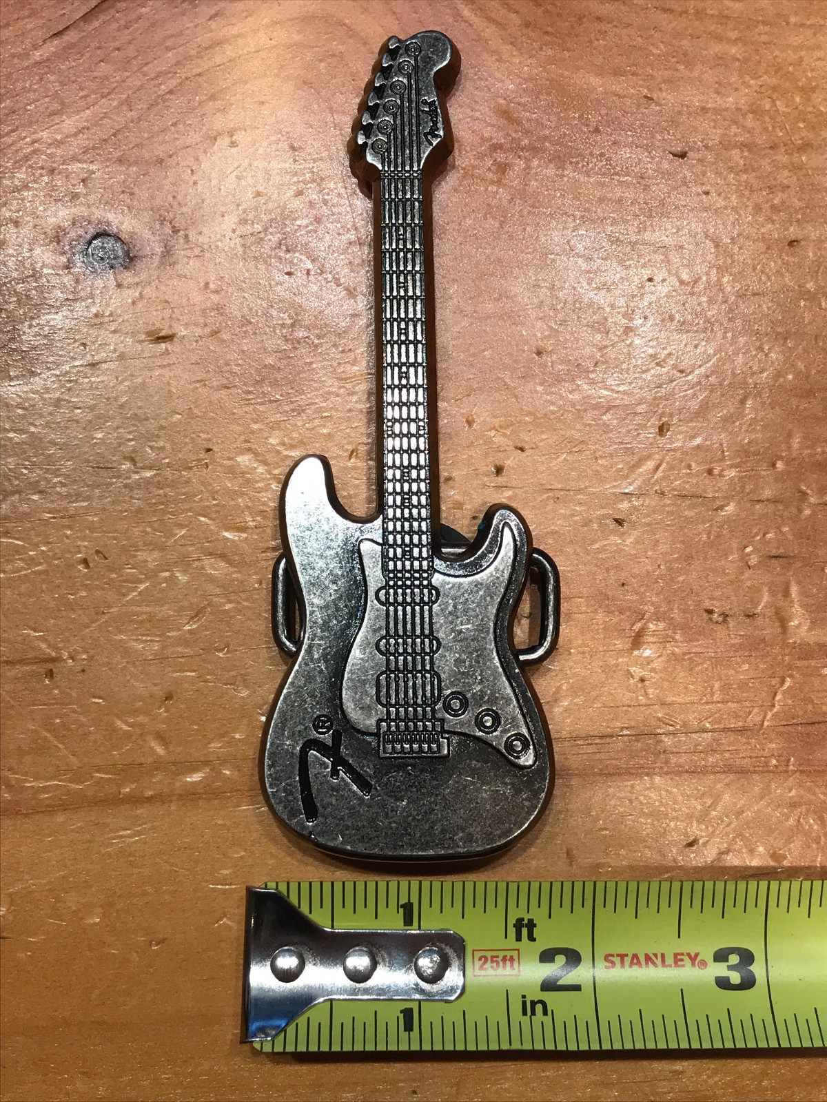 CLASSIC FENDER STRATOCASTER GUITAR GUN METAL GREY BELT BUCKLE
