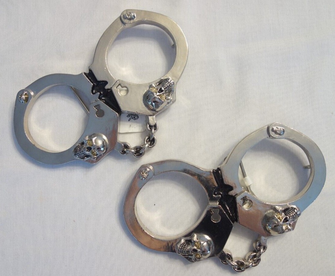 Handcuffs Belt Buckle Journey&rsquo;s Silver Metal Skulls Halloween Costume Unisex NWT