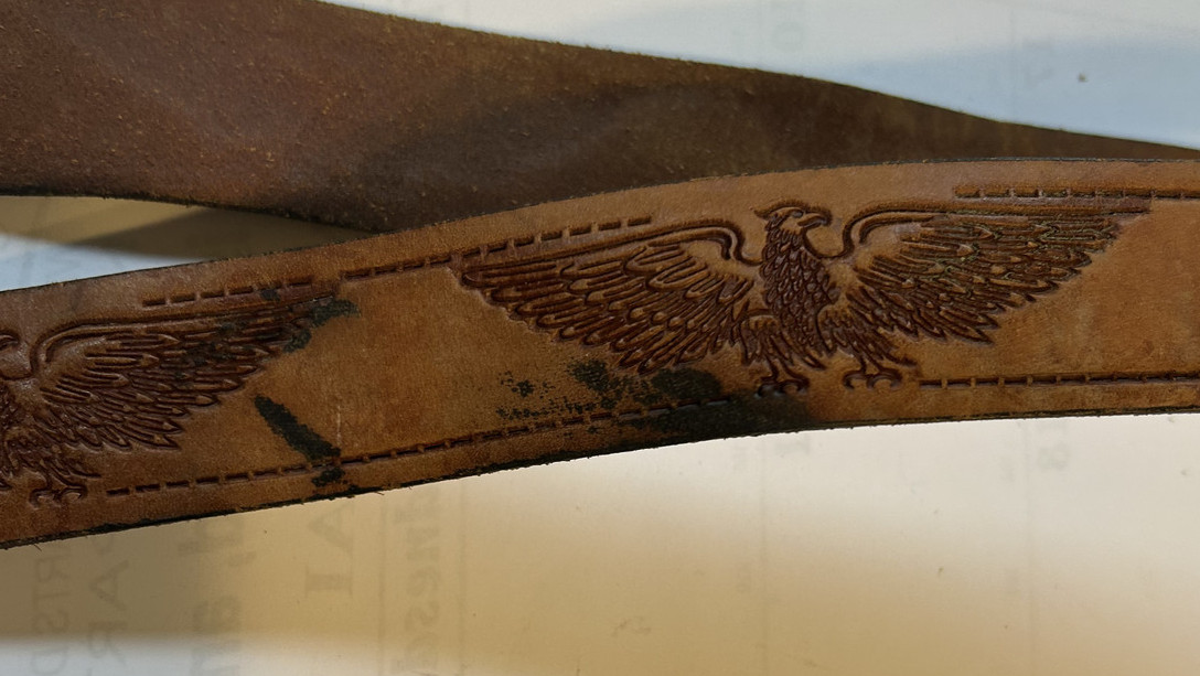 1983 Siskiyou Pewter Horse Belt Buckle Leather Belt Eagle Grain 42/44 Tan USA