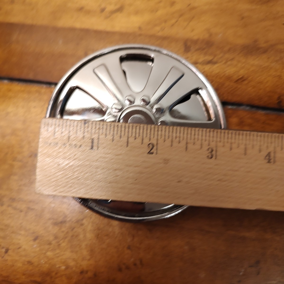 Spinning Tire Rim Wheel Spinner Cut-Out Alloy Belt Buckle Chrome