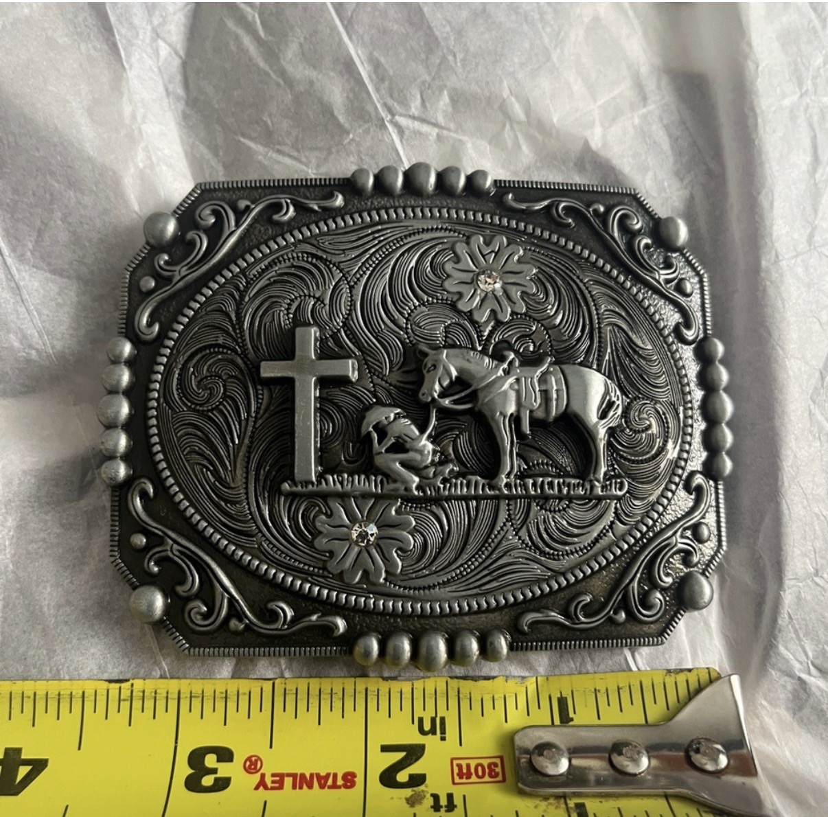 Western Floral Belt Buckle Praying Cowboy Kneeling at Cross Antique Silver Tone