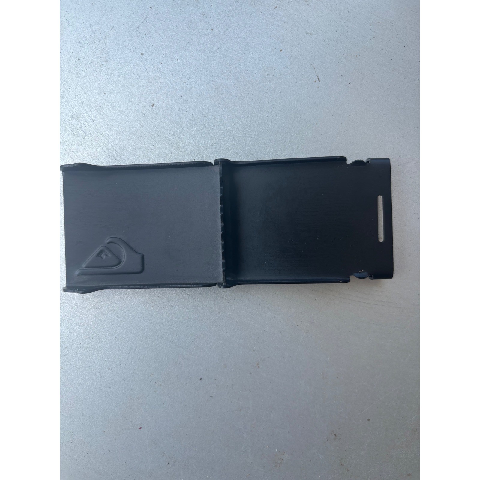 Quiksilver Mens Matte Black Web Belt Buckle White Mountain Wave Logo Flip Top