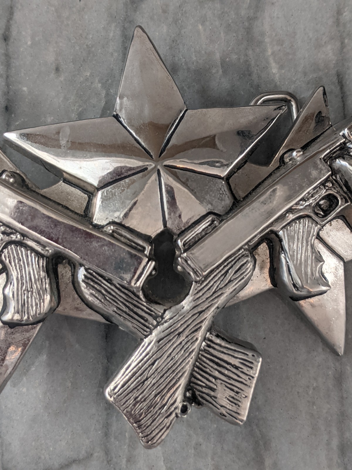 Star & Guns Firearms Tommy Gun Sub Machines Silver Chrome Belt Buckle Hot Topic?