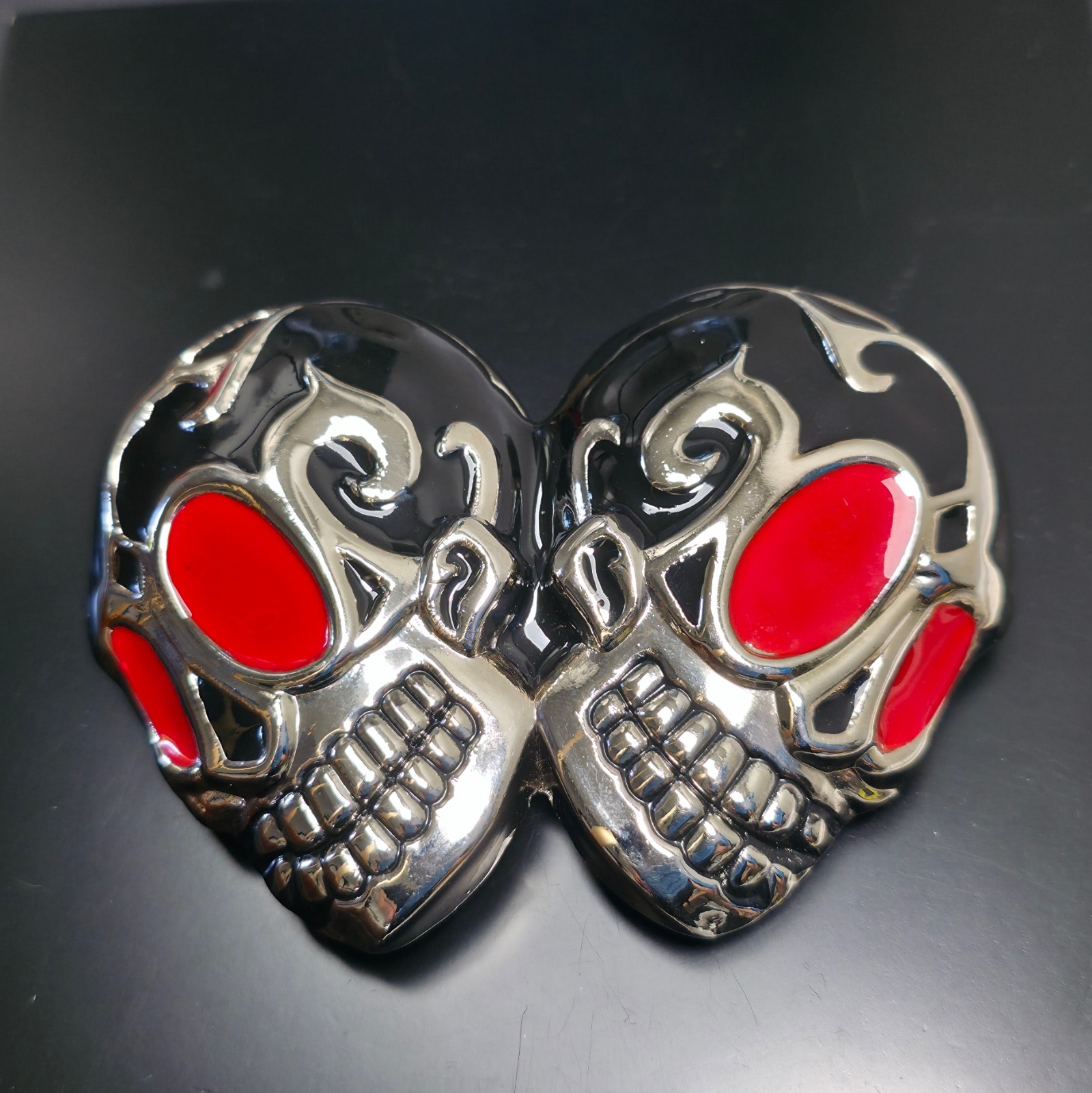 Double Skull Red Eye Glossy Black & Chrome Belt Buckle – NOS