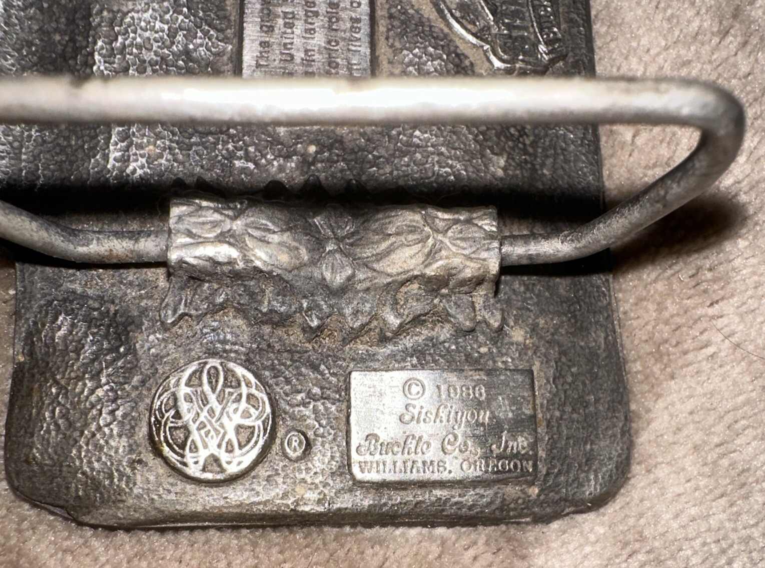 Siskiyou Buckle Company 1986 Steam Engine Train Belt Buckle Silver tone Vtg 3×2”