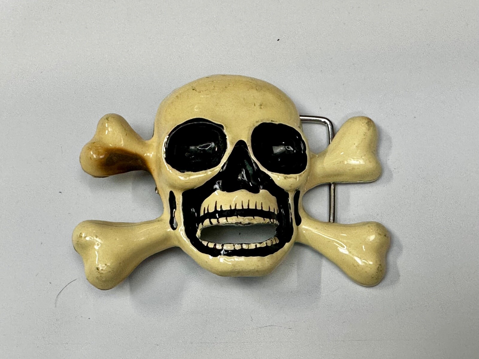 Skull And Crossbones – Silver & Black Enameled Cutout Belt Buckle By Fl&R
