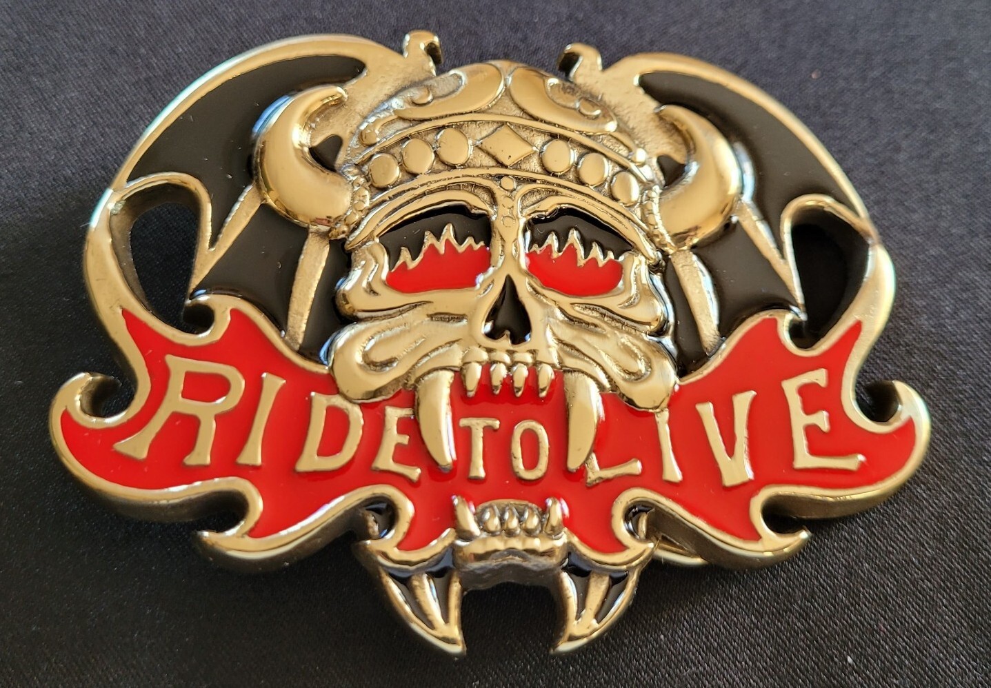 RIDE TO LIVE MOTORCYCLE CHOPPER BIKER SKULL CROWN FANGS SOLID BRASS BELT BUCKLE