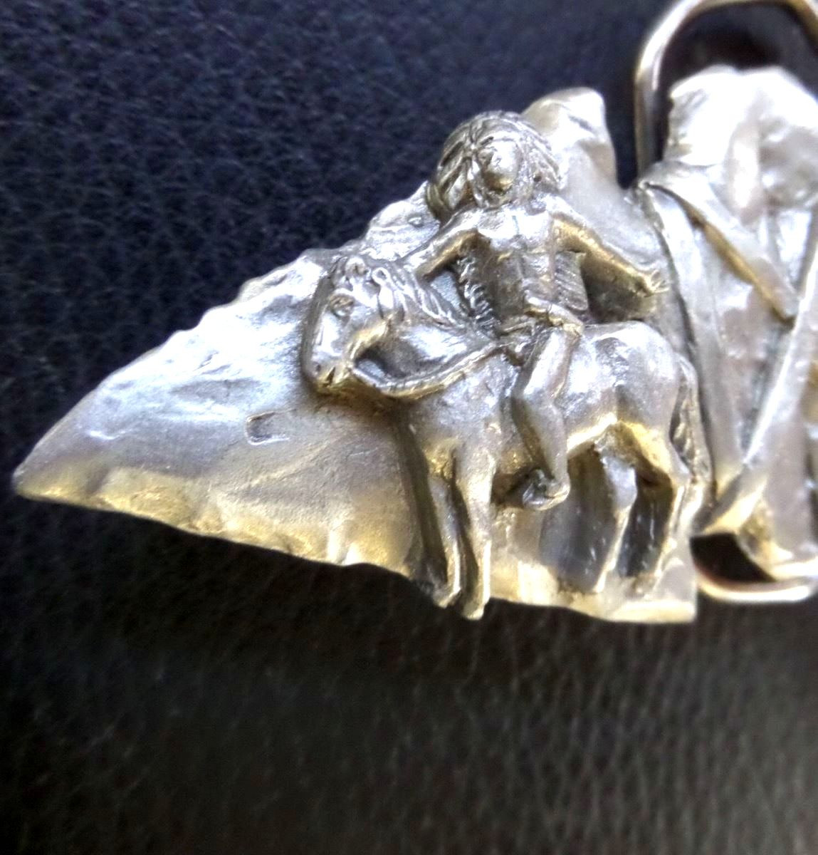 1993 New Vintage GAP Tomahawk Battle Ax Arrowhead Mens Indian Belt Buckle