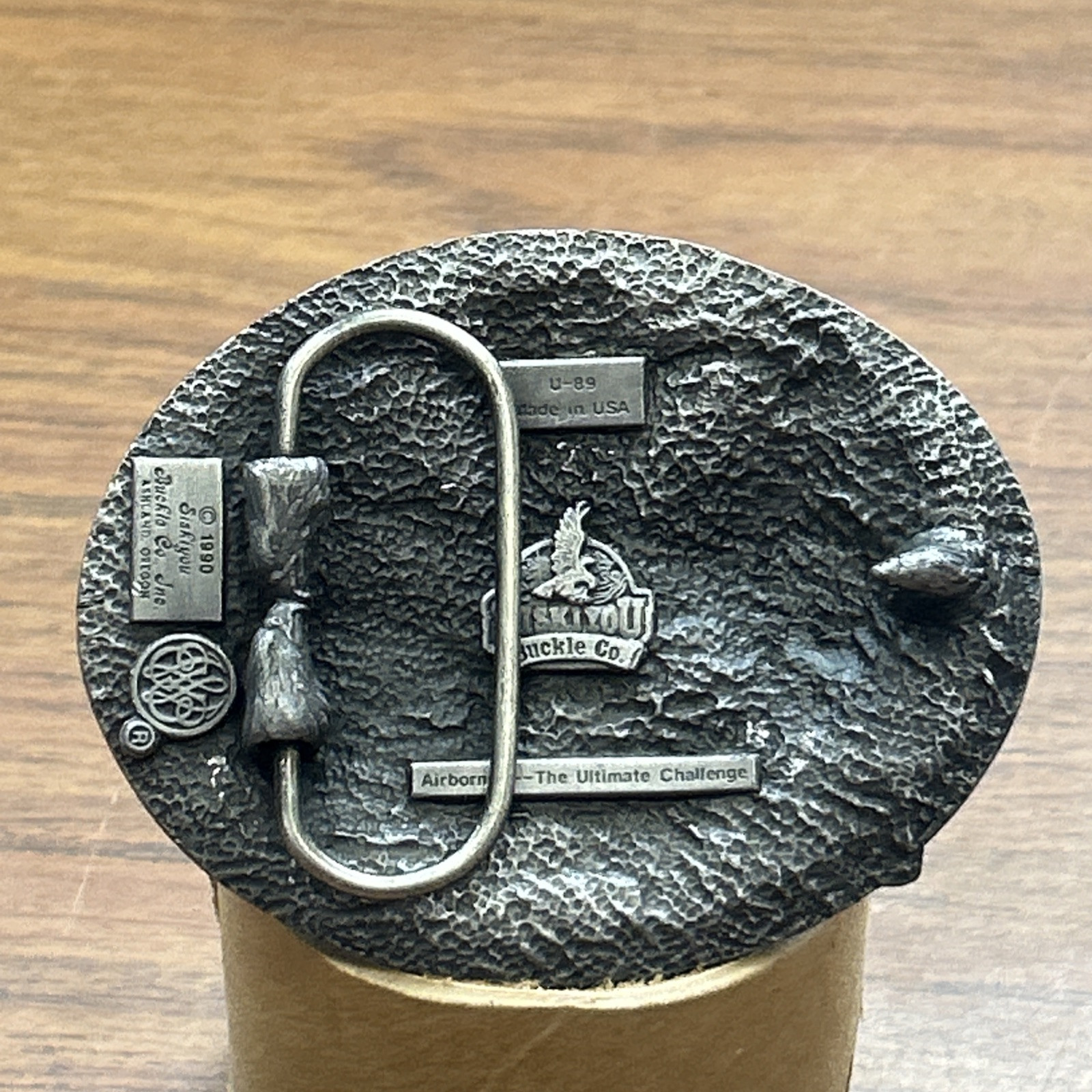 Siskiyou Pewter US Military Airborne Belt Buckle Oval 1990 USA Parachute