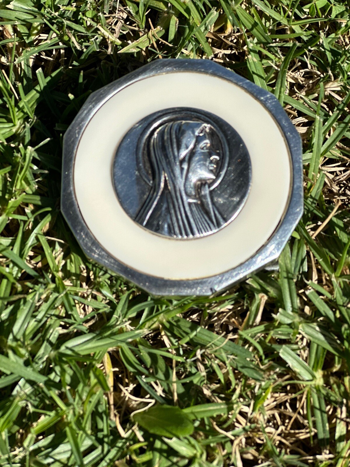Virgin Mary Vintage Belt Buckle – White And Silver