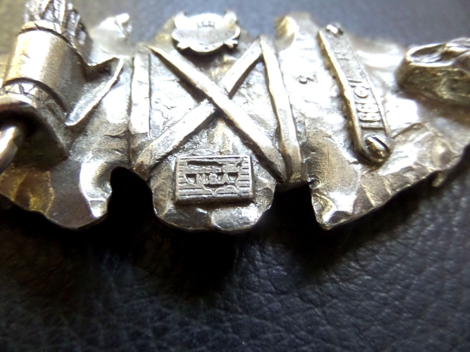 1993 New Vintage GAP Tomahawk Battle Ax Arrowhead Mens Indian Belt Buckle