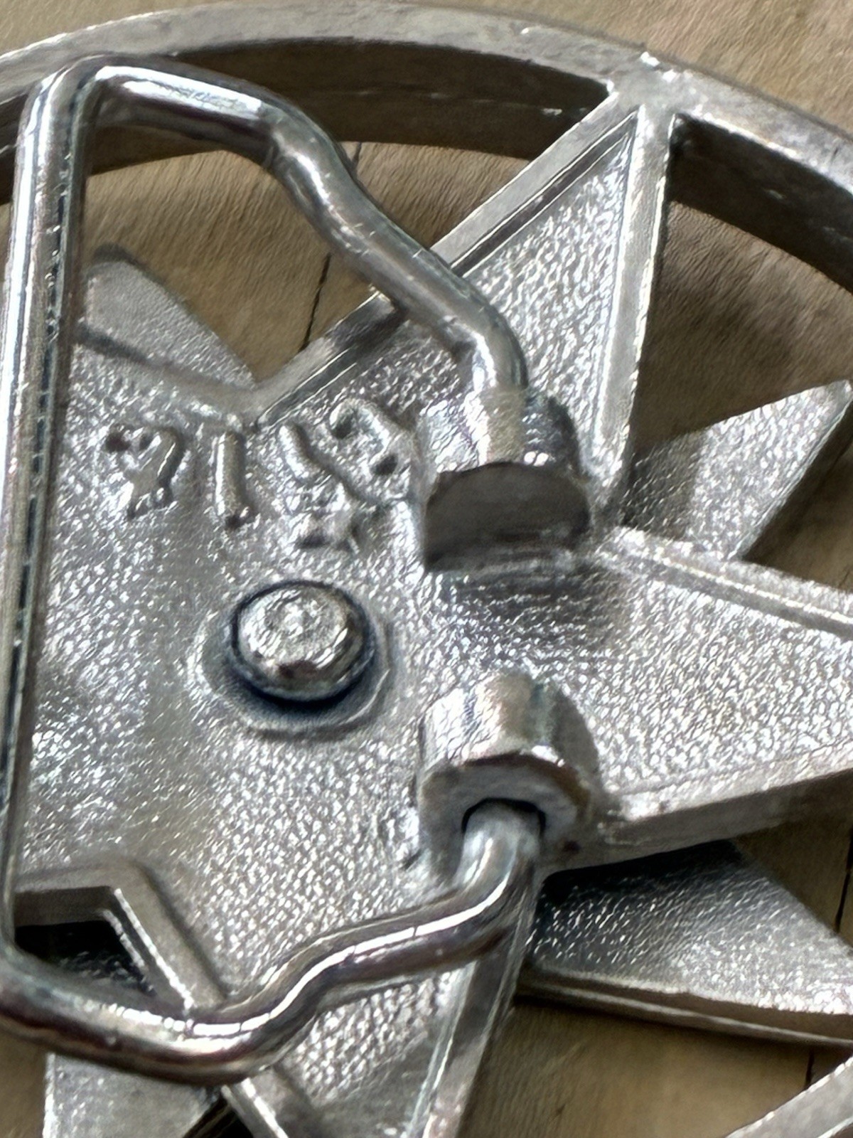 Tilt Spinning Belt Buckle