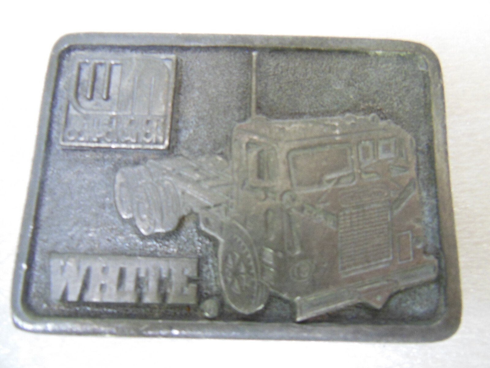 WHITE MOTOR CORPORATION Men&rsquo;s Belt Buckle – BIG DIESEL TRUCK – 1976