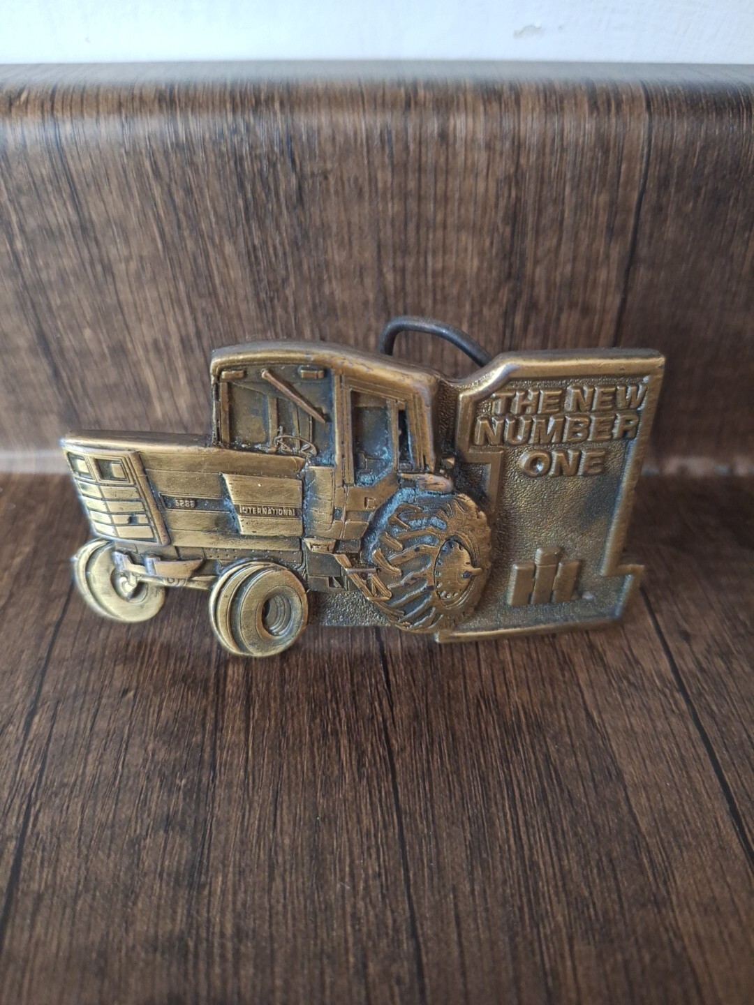Vintage IH International Harvester 5288 Tractor « The New Number 1 » Belt Buckle