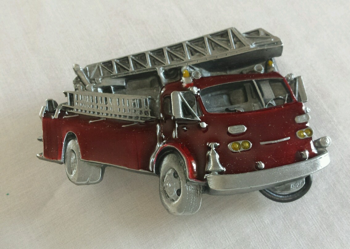RED FIRE LADDER TRUCK SHAPED CUTOUT BELT BUCKLE BERGAMOT BRASS WORKS USA 1978