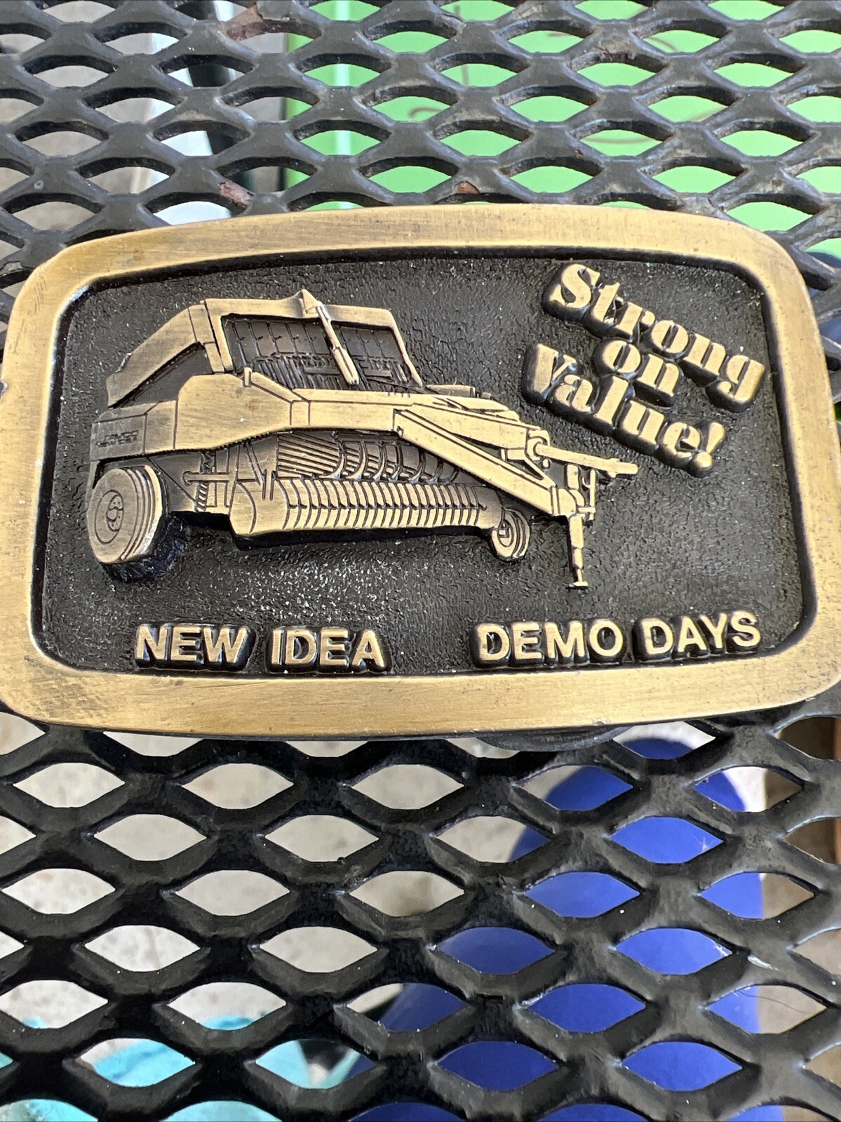 New Idea Demo Days Strong on Value Belt Buckle SpecCast ~ 6449
