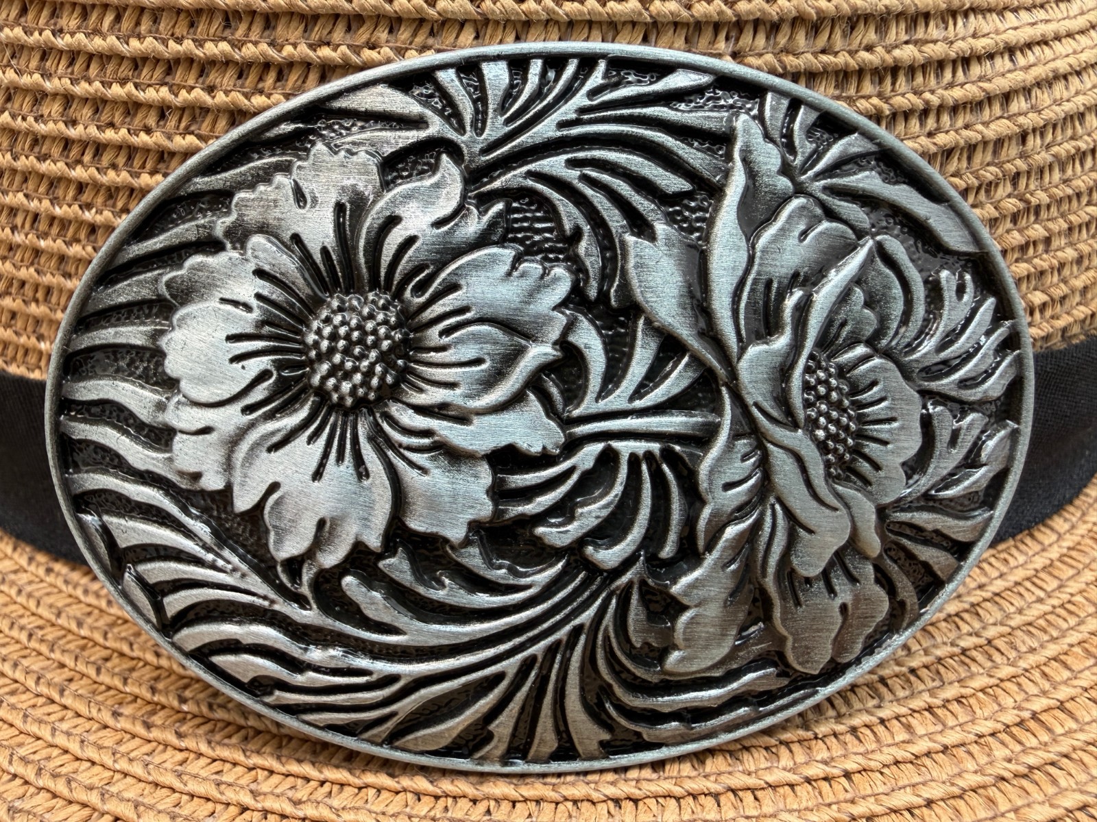 Classic Antiqued Silver Oval Western Cowboy Floral & Vine Belt Buckle