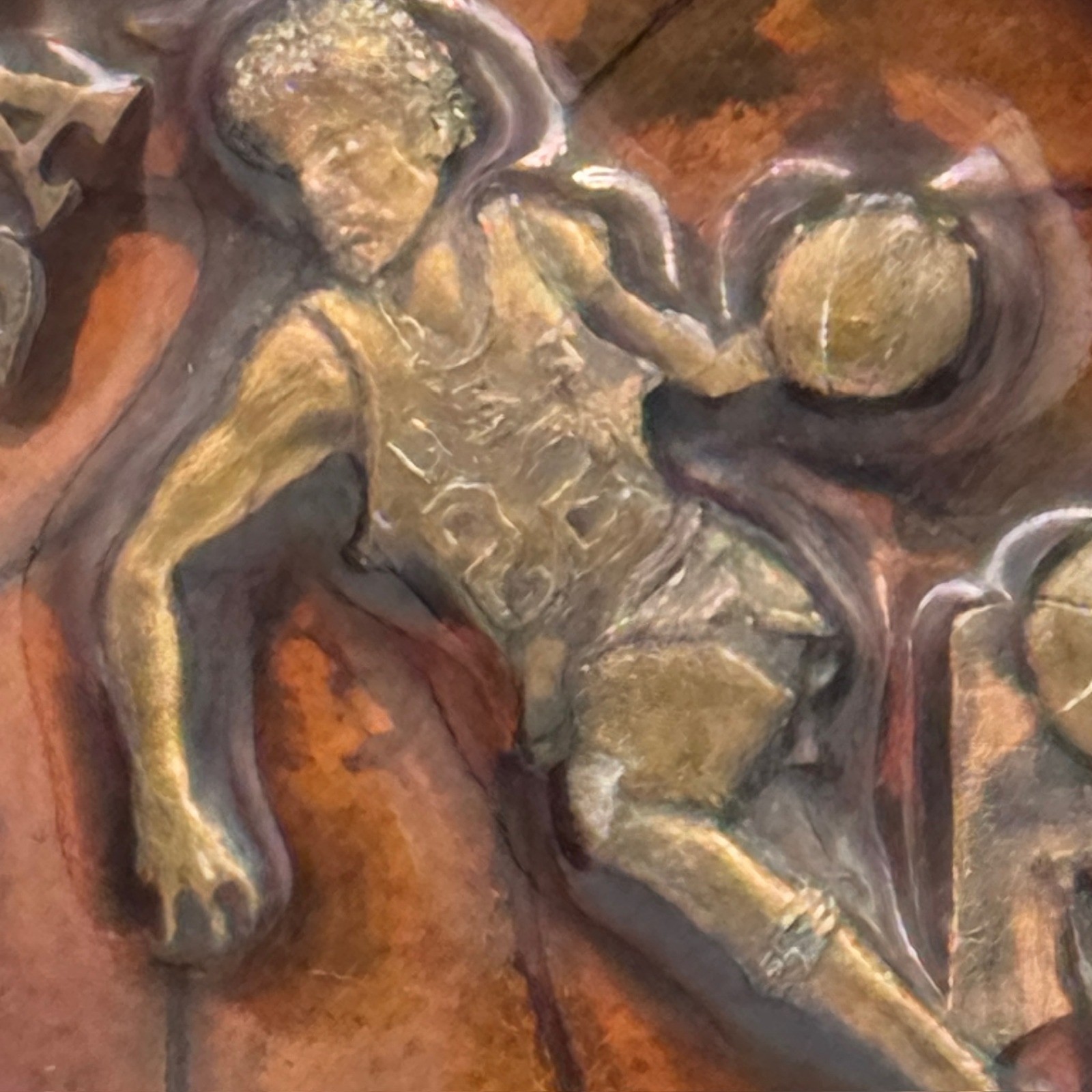 Vintage Basketball Player 3D Relief Round Belt Buckle Bronze Tone Retro Sports