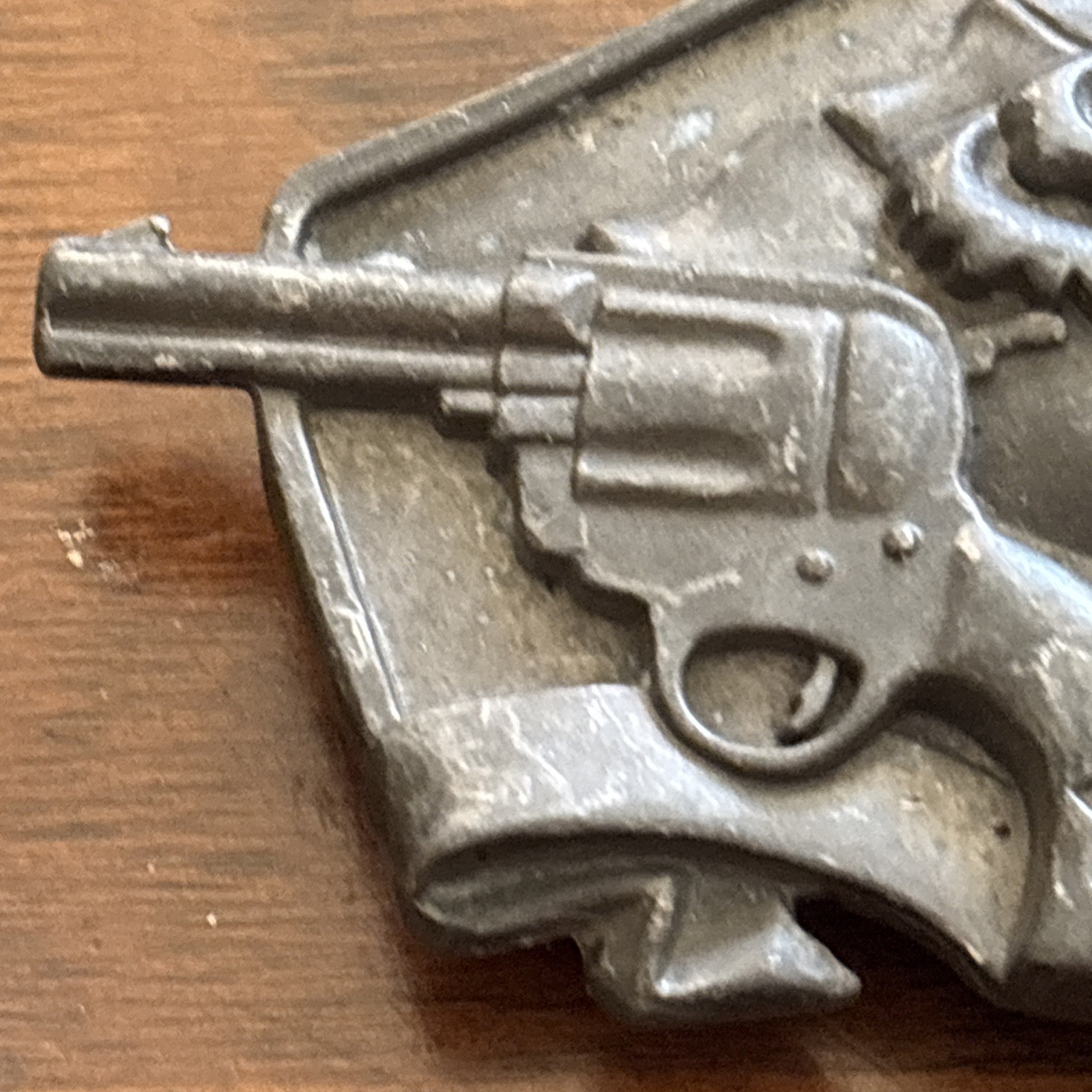 Famous Stars and Straps Guns And Rose Design Belt Buckle