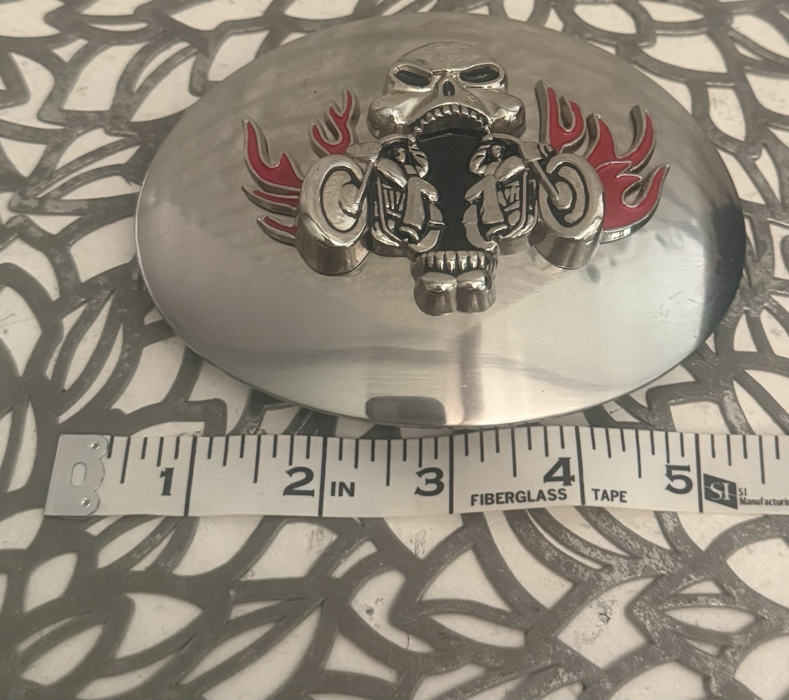 Men&rsquo;s Oval Glossy Metal Belt Buckle Skull Flames Motorcycle Western 1.5in