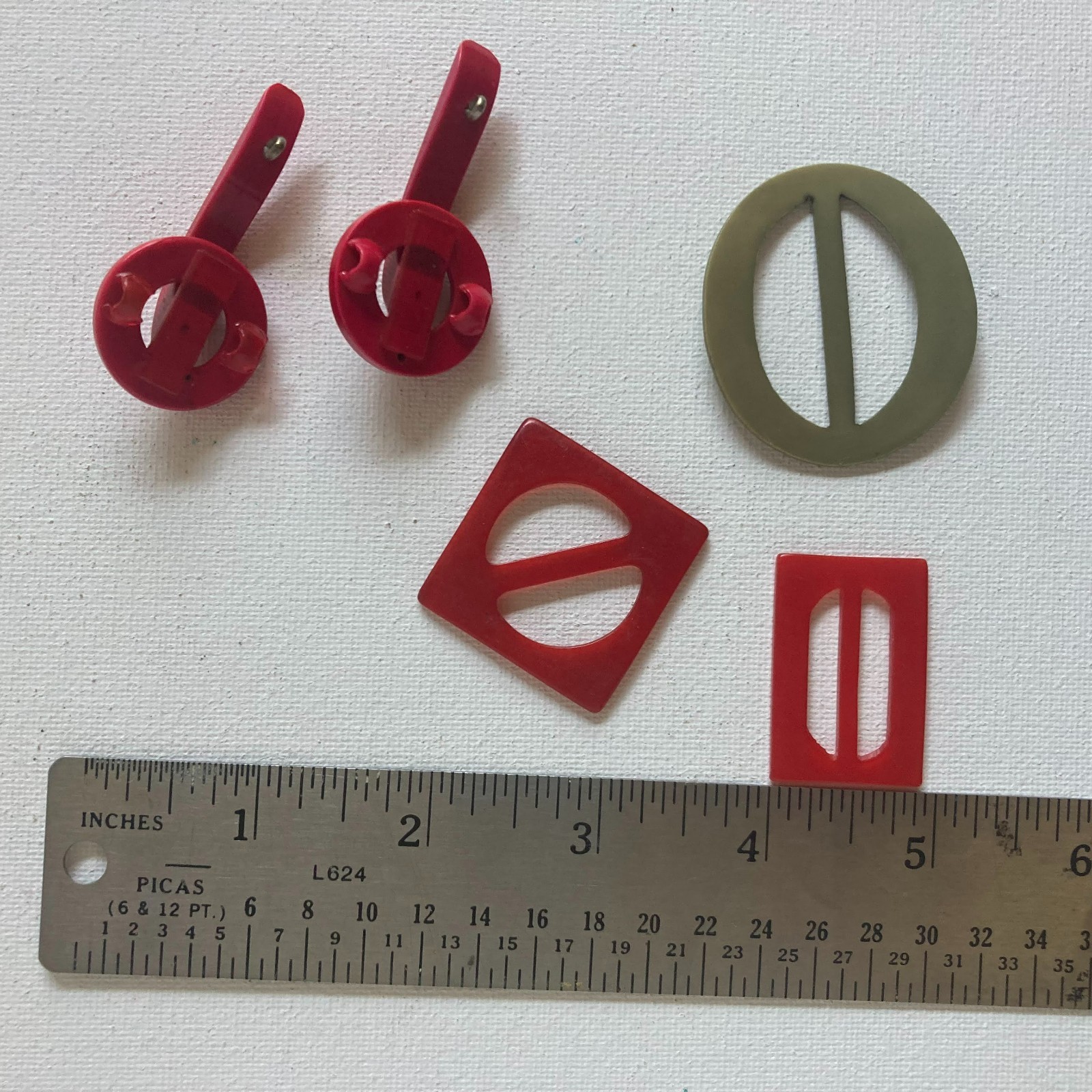 Buckles Vintage PLastic Buttons Red and Green