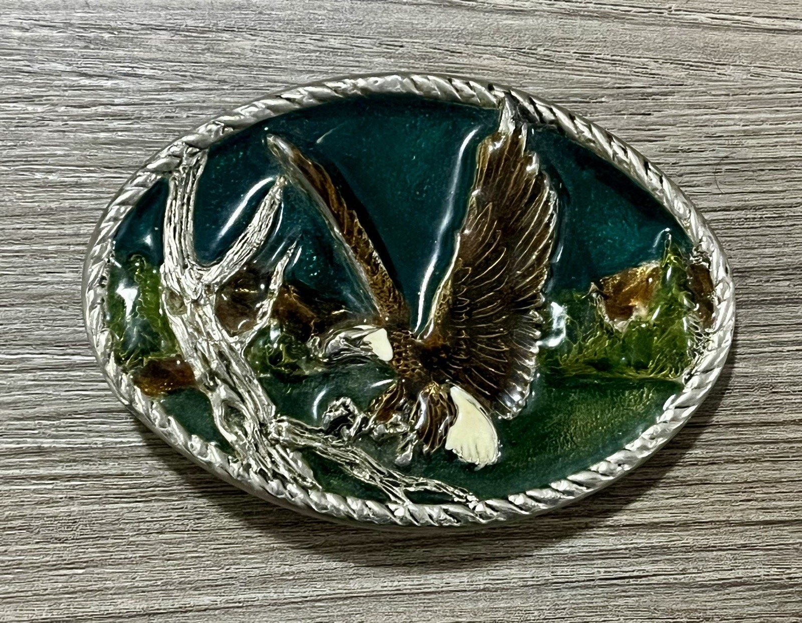 Vintage Eagle Landing On Branch Enameled Metal Belt Buckle Silver Tone Nature
